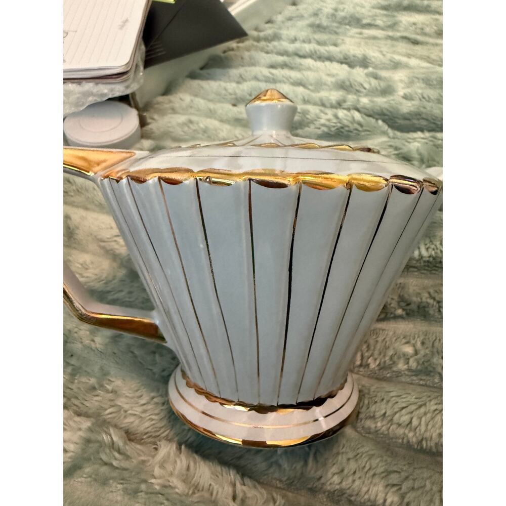 Vintage Art Deco Baby Blue Porcelain Teapot Gold Gilt Ribbed Lid Handle - Picture 6 of 8